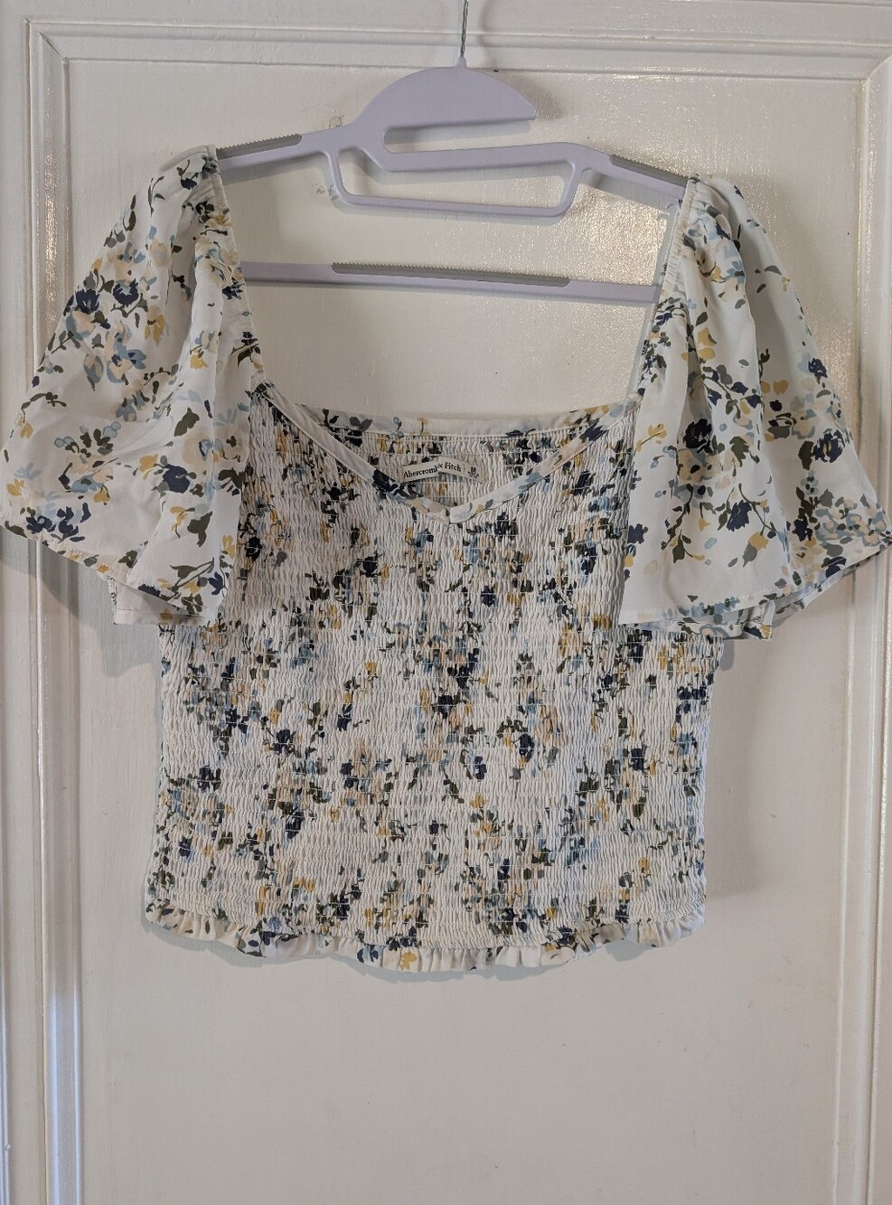 Abercrombie & Fitch Crop Top Puff Sleeves  Sleeve Floral Print Size M